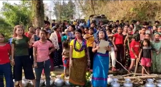 Shortage of drinking water forced villagers to block road at Damchara